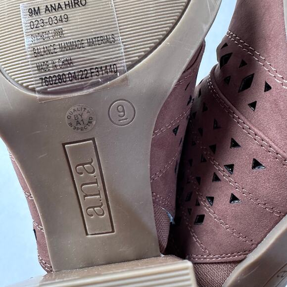 NWOT A.N.A Hilo chocolate laser cut pointed toe dress mules size 9 - Picture 7 of 7